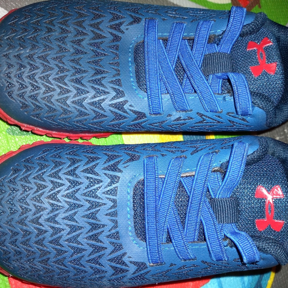 Boys shoes